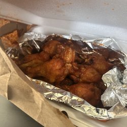 St Louis Pizza & Wings - Thick wings this is what you're paying $17 for AND NO DRESSING