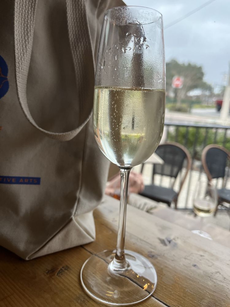 Roots Tap Room & Wine Bar Logo