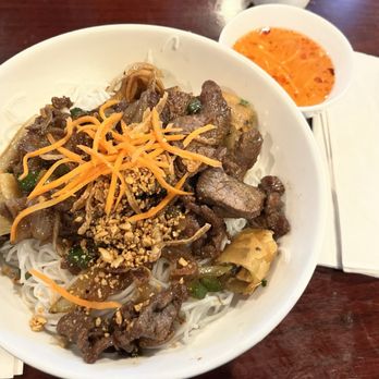 Huynh Restaurant - Beef lemongrass, vermicelli bowl - Vietnamese Near Me - Houston, Texas Huynh Restaurant - Beef lemongrass, vermicelli bowl - Vietnamese Near Me - Houston, Texas