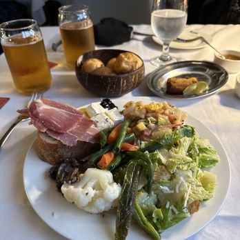 Show de Carnes - Salad bar two many things to eat, loved the calamari ceviche - Steakhouses Near Me - Sausalito, California Show de Carnes - Salad bar two many things to eat, loved the calamari ceviche - Steakhouses Near Me - Sausalito, California