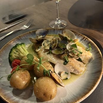 Valério - Sea bream and clams - Portuguese Near Me - Cascais, 20 Valério - Sea bream and clams - Portuguese Near Me - Cascais, 20