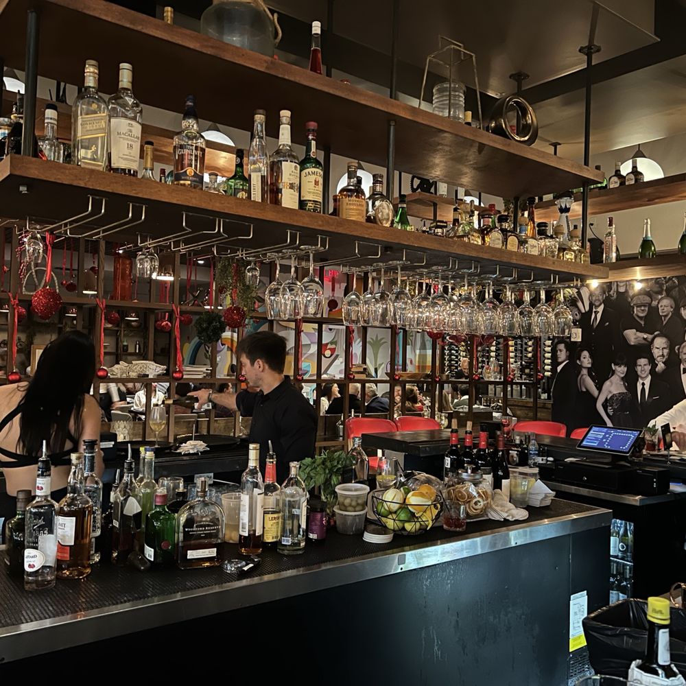 Gusto RistoBar - people at the bar - Italian Near Me - Doral, Florida