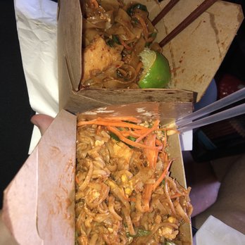Thai 2 U - Chicken Drunken Noodles and Tofu Pad Thai - Food Trucks Near Me - Spring Branch, Texas Thai 2 U - Chicken Drunken Noodles and Tofu Pad Thai - Food Trucks Near Me - Spring Branch, Texas