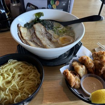 Ramen Hub & Sushi - Fullerton  - Tonkotsu Ramen, extra noodles, and Chicken Karaage (5pcs) - Ramen Near Me - Fullerton, California