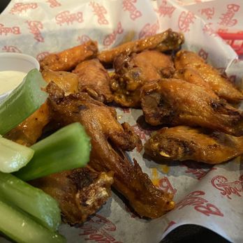 Bubba's 33 - Wings delicious - Pizza Near Me - Glen Burnie, Maryland