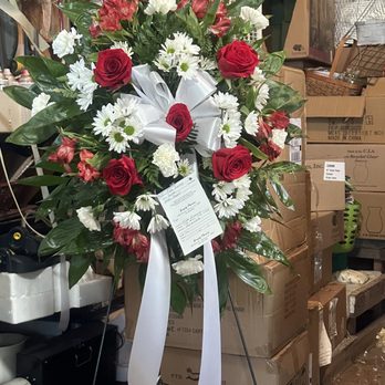 Simply Flowers - Red/white spray - Florists Near Me - Moscow, Tennessee Simply Flowers - Red/white spray - Florists Near Me - Moscow, Tennessee