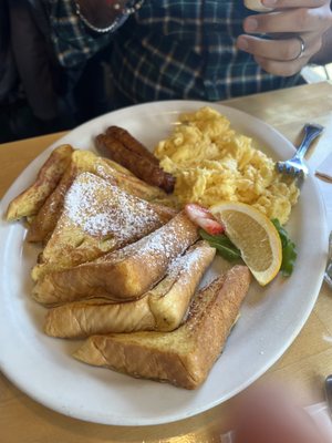 Pete's Eggnest by null