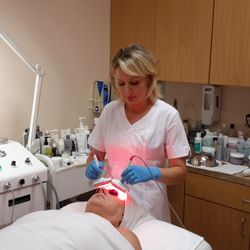 Biolux Skin Care Clinic & Medical Spa - Face lifting/microcurrent muscles stimulation Soli-Tone programm