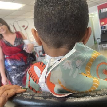 Levels Up - Here are some pics proving l def do know all hair types. But l guess one bad review of lies isnt bad. Haters gonna hate. - Hair Stylists Near Me - Sikeston, Missouri
