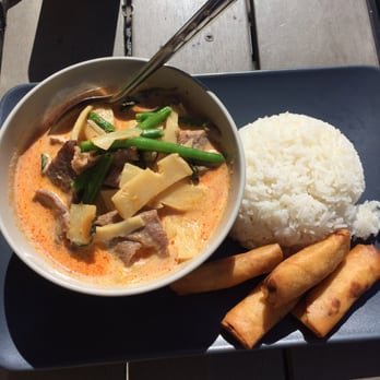 Bee's Thai Food - Red curry & four spring rolls for 10 Kr - Thai Near Me - Stockholm, Alberta Bee's Thai Food - Red curry & four spring rolls for 10 Kr - Thai Near Me - Stockholm, Alberta