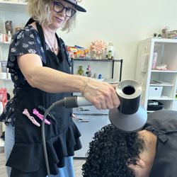 Gretchen Hugo Hairstylist