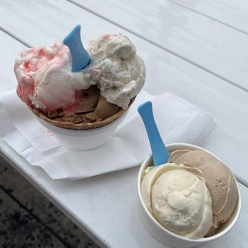 il laboratorio del gelato - Peppermint, fig, oatmeal, and mint in first one. Mine was brown butter and hazelnut. All were so good! - Gelato Near Me - Hoboken, New Jersey