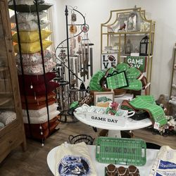Leann’s Local Petals