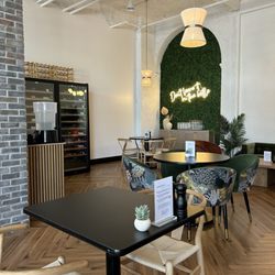 Rebel Wine Lounge - Interior
