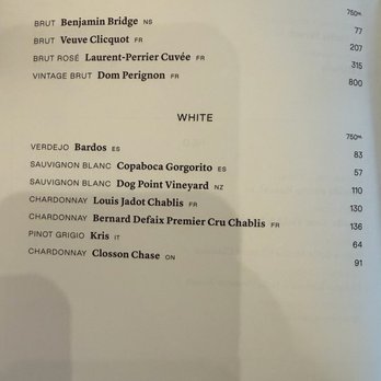 Earls Kitchen + Bar - Canadian (New) Near Me - Winnipeg, Manitoba Earls Kitchen + Bar - Canadian (New) Near Me - Winnipeg, Manitoba