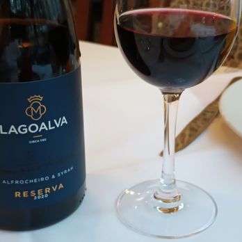 Restaurante Marrakesh - Like most places in the city, wonderful local wine - Moroccan Near Me - Lisbon, 11