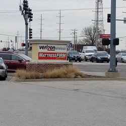 Mattress Firm New Halls Ferry