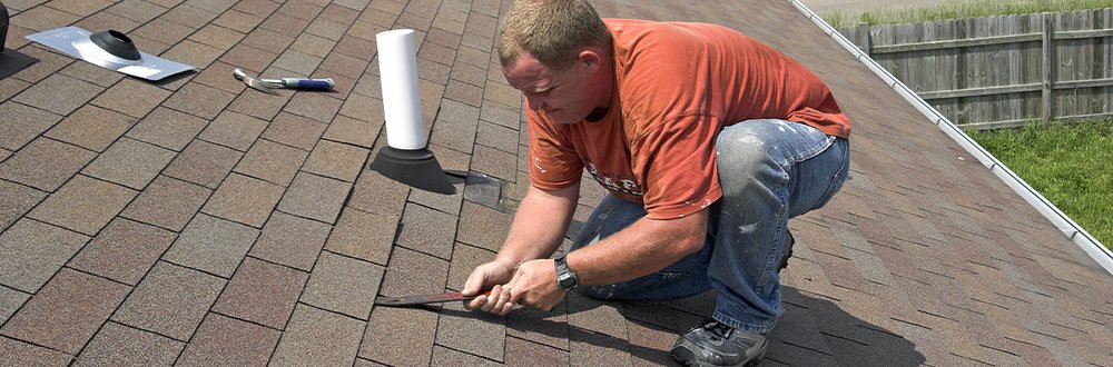 Slide of Monteros Roofing & Outdoors