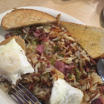 Cypress Breakfast House - Corned beef hash....not! All you see is a plate full of hash browns. - Breakfast & Brunch Near Me - Cypress, Texas