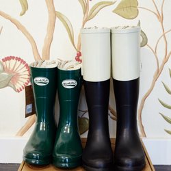 The golden Rabbit - Cool workwear for the modern gardenista.