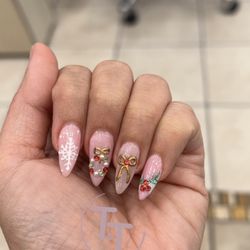 T & T Nails