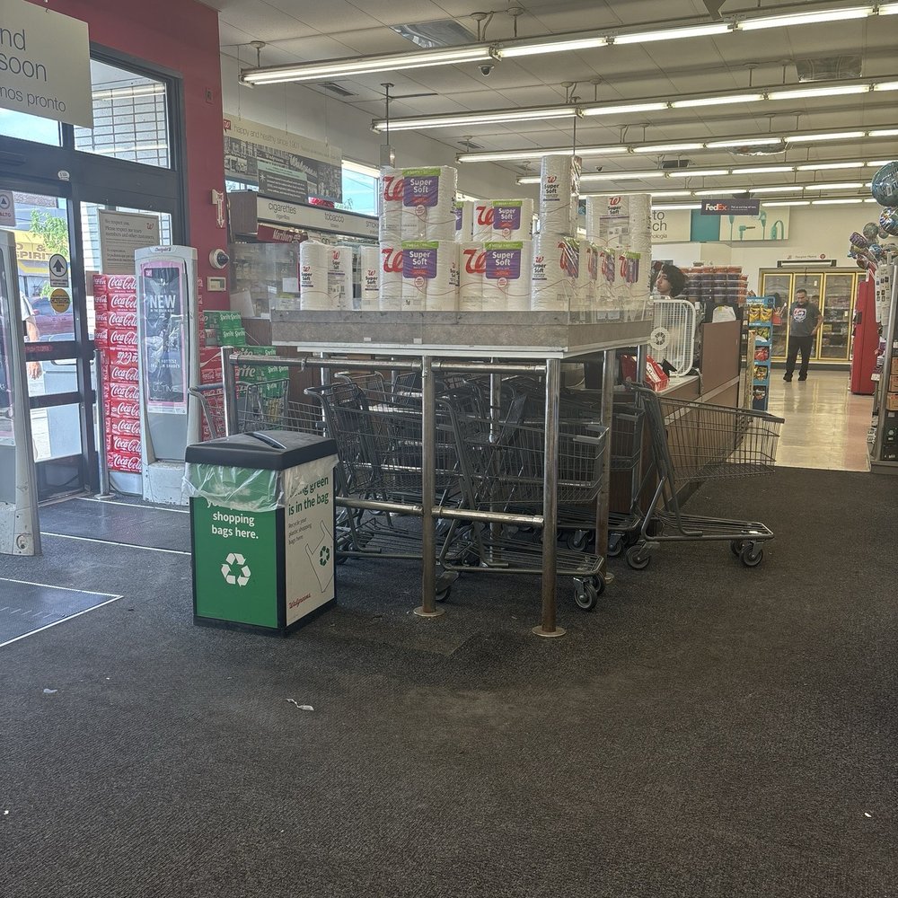 Walgreens - Carts - Drugstores Near Me - Chicago, Illinois