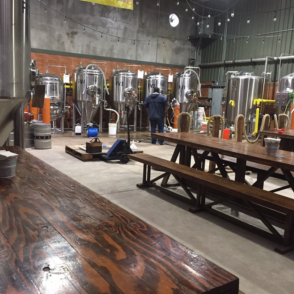 Cerveceria Wendlandt - Tables infront of the brewery tanks. Fun to watch them brew! - Gastropubs Near Me - Ensenada, BCN Cerveceria Wendlandt - Tables infront of the brewery tanks. Fun to watch them brew! - Gastropubs Near Me - Ensenada, BCN
