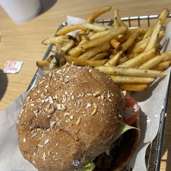 Smashburger - Slinky cheeseburger with bacon and regular fries - Burgers Near Me - Columbus, Ohio Smashburger - Slinky cheeseburger with bacon and regular fries - Burgers Near Me - Columbus, Ohio