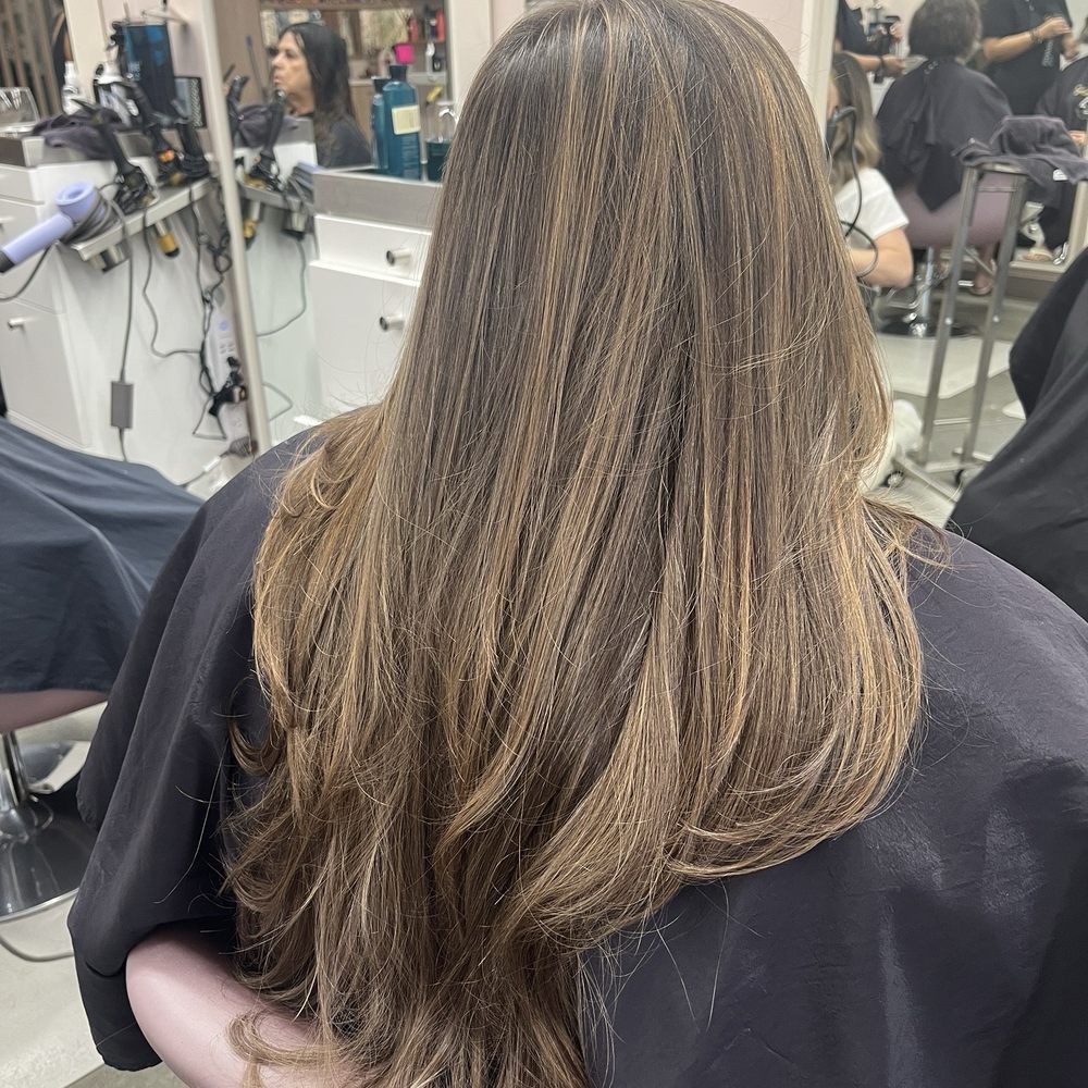 Salon Drew - Full honey highlights Done by Erin! - Hair Salons Near Me - Long Beach, California