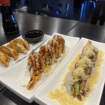 TruSushi 'n Fish - Gyoza (4psc), Gold Dragon Roll, Crunch Roll - Sushi Bars Near Me - Lake Forest, California