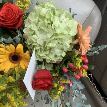 Sidelines Custom Florals - Florists Near Me - Kansas City, Missouri
