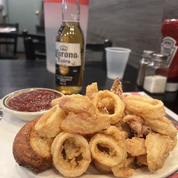 Randazzo's Clam Bar - Fried Calamari - Seafood Near Me - Brooklyn, New York