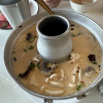 Golden Spoon - Thai Near Me - Manteca, California