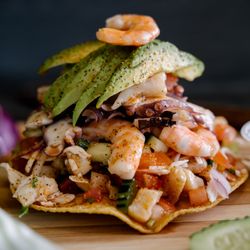 Pola's Mariscos - Tostada Mix
