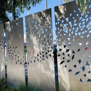 Cedros Design District Association - Farmers Market Near Me - Solana Beach, California