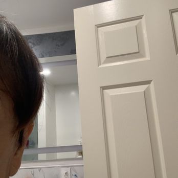 Ridia Cuts - Lopsided, one side is 1" long the other side 3 " long as if a child cut my hair. Can't go out looking like this. - Hair Salons Near Me - Los Angeles, California Ridia Cuts - Lopsided, one side is 1" long the other side 3 " long as if a child cut my hair. Can't go out looking like this. - Hair Salons Near Me - Los Angeles, California