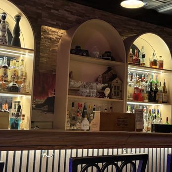 Maria Mentiras Bar & Grill - Latin American restaurant in Union City, NJ