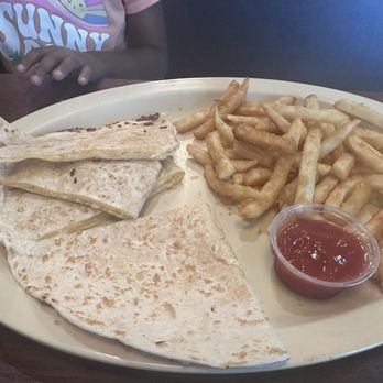 El Guanaco - Kids mini quesadillas y papas Fritas - Salvadoran Near Me - St. Louis, Missouri