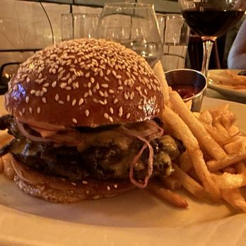 Pastis Miami - Burger - French Near Me - Miami, Florida