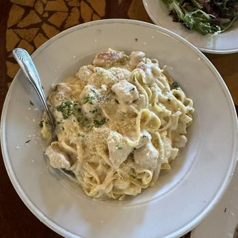 Raffaello Ristorante - Spaghetti Pollo Alfredo - Italian Near Me - San Pedro, California Raffaello Ristorante - Spaghetti Pollo Alfredo - Italian Near Me - San Pedro, California
