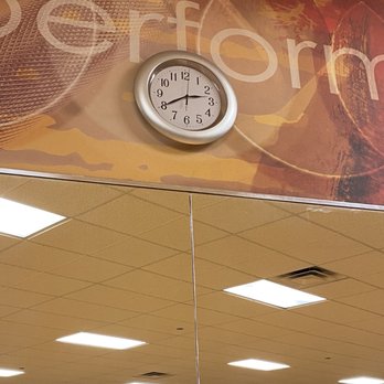 LA Fitness - Broken Clock - Gyms Near Me - Pittsburgh, Pennsylvania