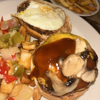 Pearsall's Station - HP Brunch Burger - American Near Me - Lynbrook, New York