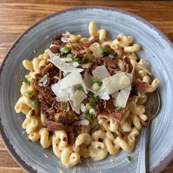 Uptown Kitchen + Taphouse - Skillet Mac - it was cold. Literally. - Gastropubs Near Me - Rogers, Arkansas Uptown Kitchen + Taphouse - Skillet Mac - it was cold. Literally. - Gastropubs Near Me - Rogers, Arkansas