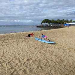 Surf HNL - Surf lesson