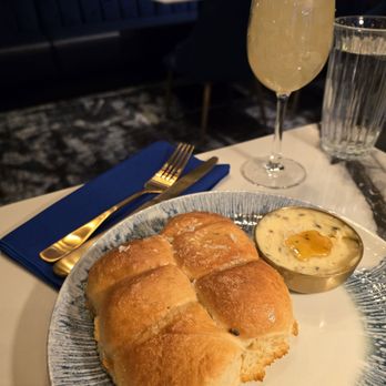 Olinda - Olinda Butter Rolls and Seasonal Sangria - New American Near Me - Canton, Ohio