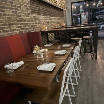 Isola Pizza Bar - Indoor seating - Pizza Near Me - La Jolla, California