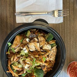 Noodles and Company - Pad Thai and chicken