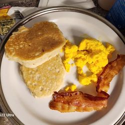 CareOne at Wellington - These are not real eggs. The pancakes look much better  in the picture. The bacon, don't even try.