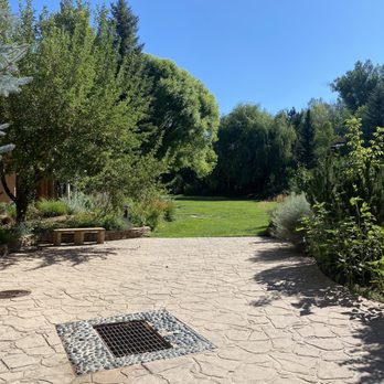 El Monte Sagrado - Outside patio. Everything is so green & beautiful! - Hotels Near Me - Taos, New Mexico El Monte Sagrado - Outside patio. Everything is so green & beautiful! - Hotels Near Me - Taos, New Mexico