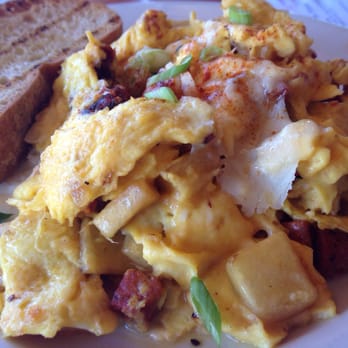 Simmzy's - Pub scramble - delicious!! $9.75 cheesy eggy sausage amazingness! - Gastropubs Near Me - Long Beach, California